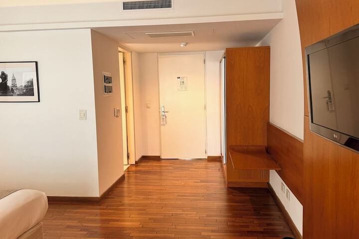 Room 31 of 76