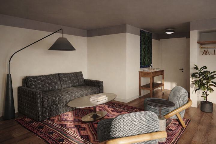 Room 11 of 25