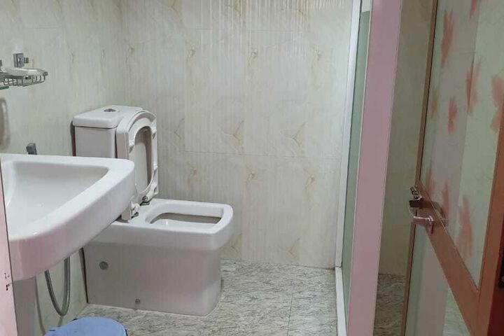 Room 5 of 14