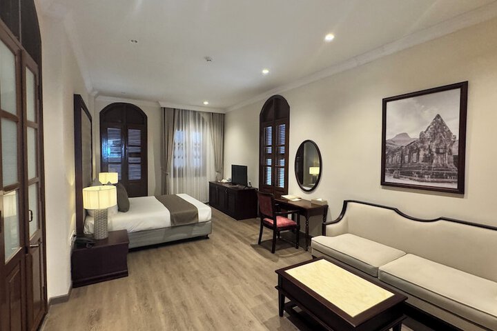 Room 18 of 99