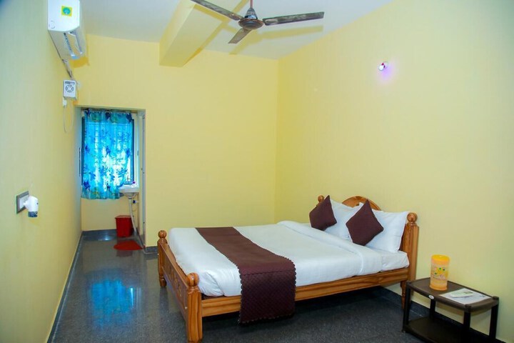 Room 4 of 15