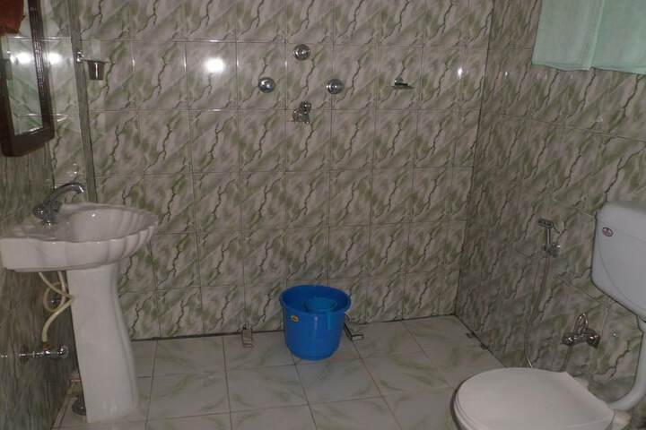 Room 11 of 20