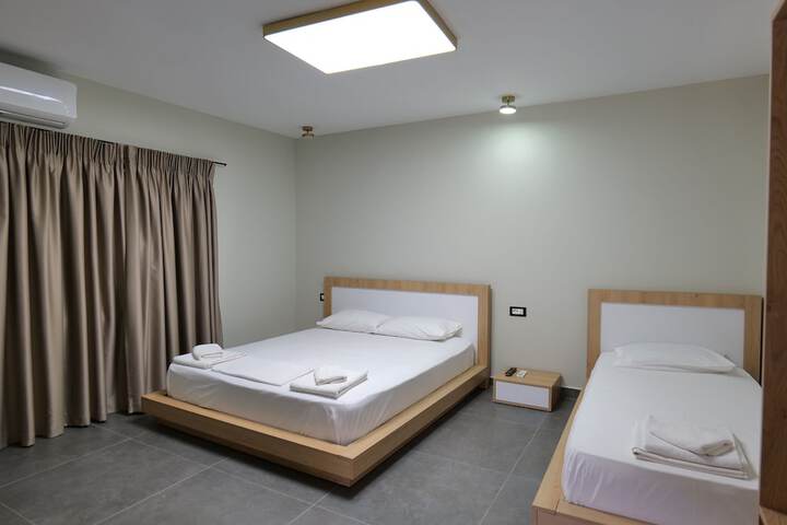 Room 51 of 108