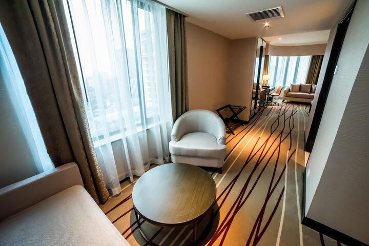 Room 28 of 49