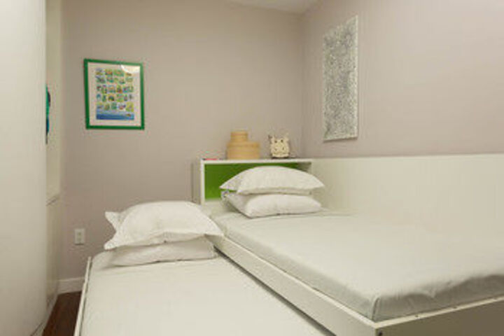 Room 9 of 38