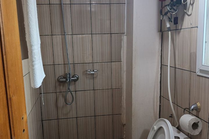 Room 13 of 99