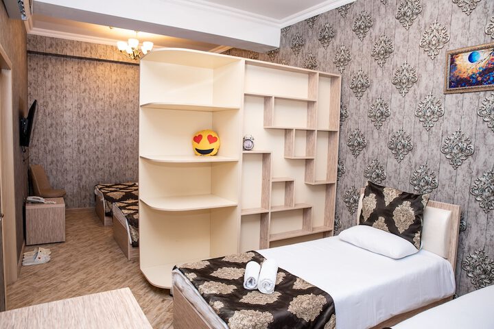 Room 8 of 36