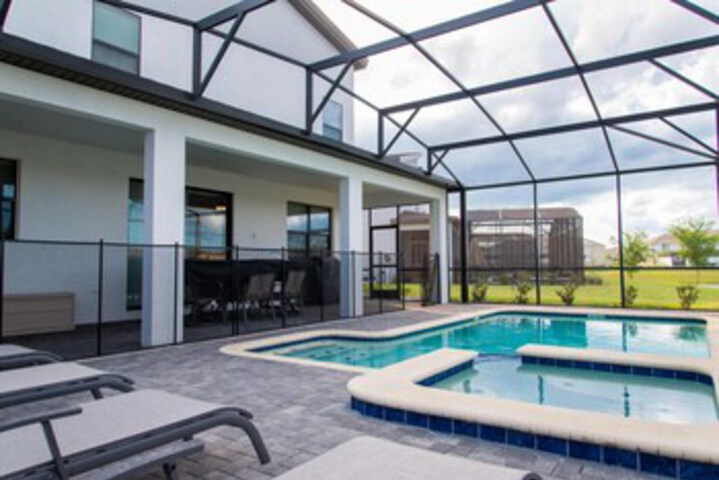 Pool 24 of 61