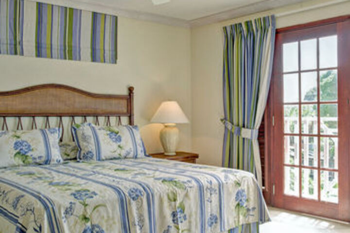 Room 5 of 10