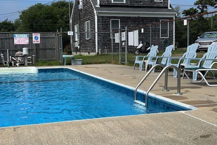 Pool 52 of 72