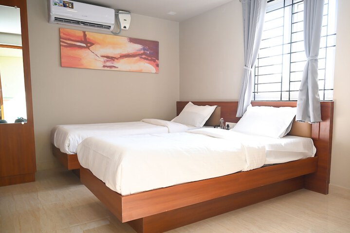 Room 6 of 19