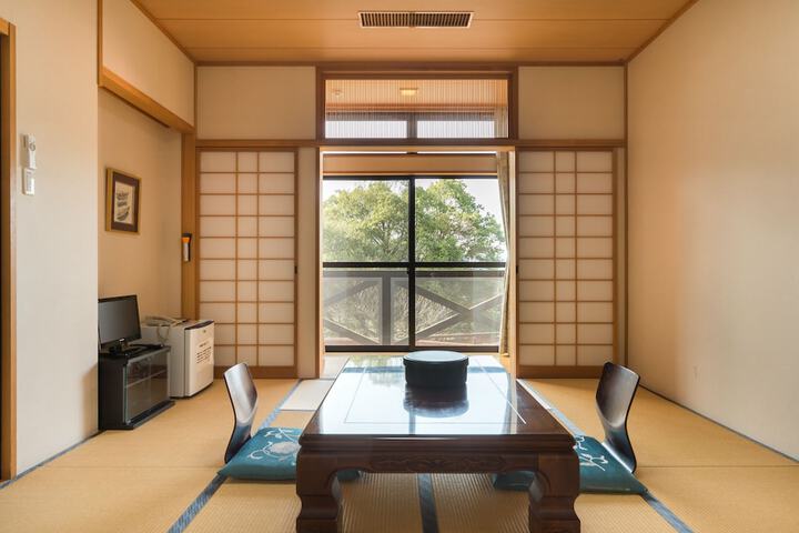 Room 7 of 26