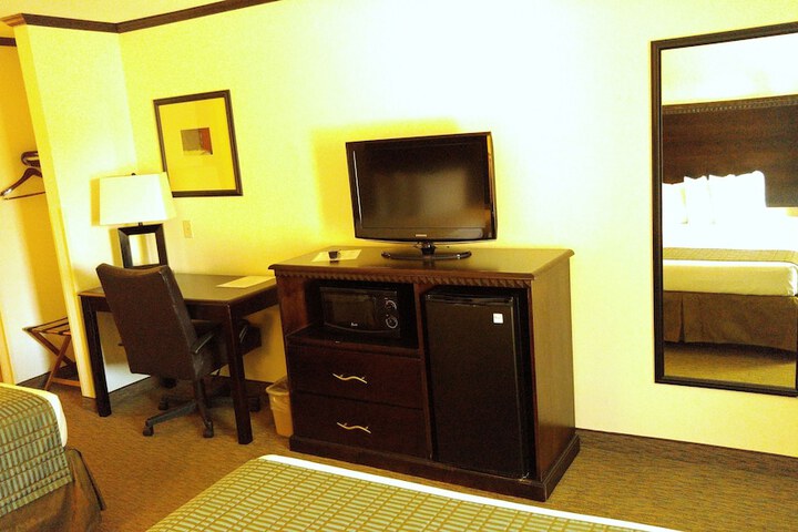 Room 10 of 14
