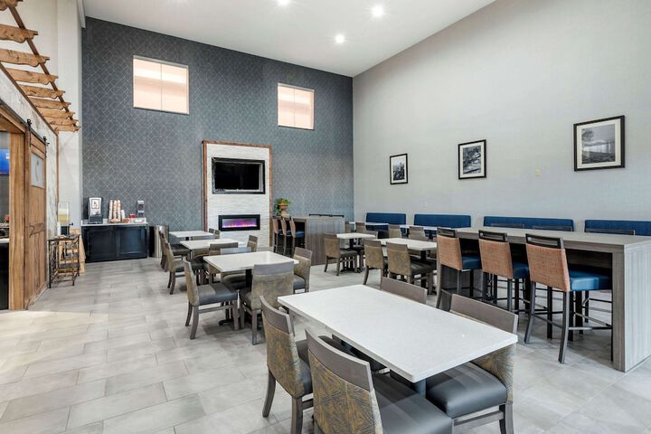 Breakfast area