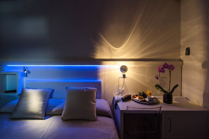 Room 6 of 48