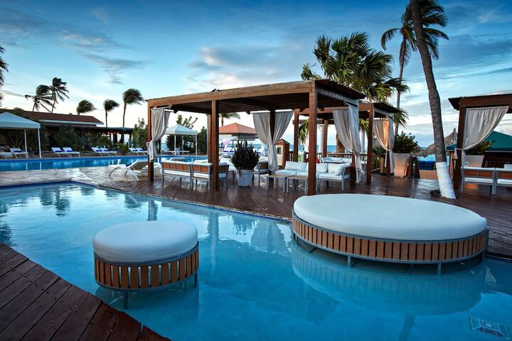 Pool 35 of 102