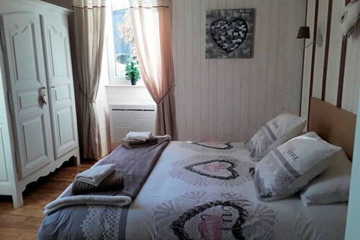 Room 14 of 16