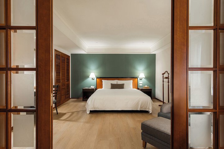 Room 16 of 64