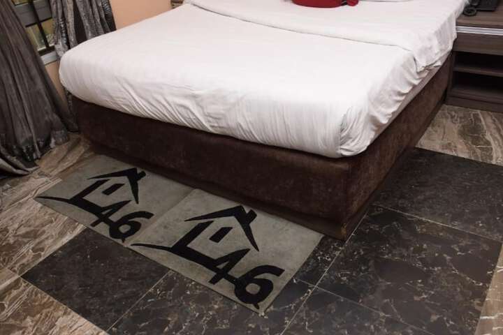 Room 12 of 19