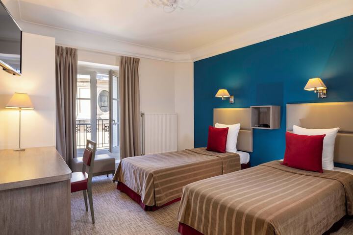 Room 10 of 73