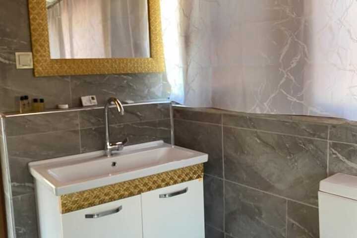 Room 14 of 72