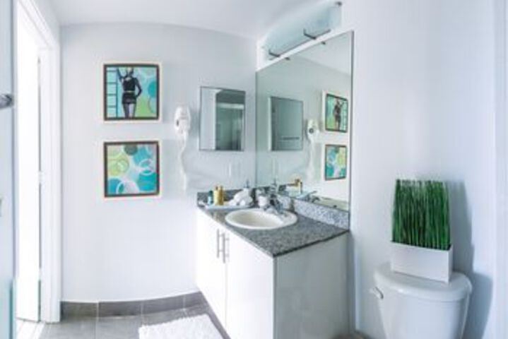 Room 4 of 28