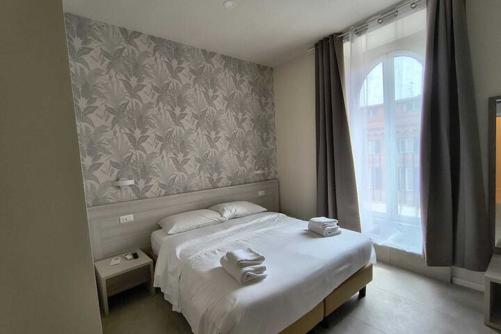 Room 12 of 18
