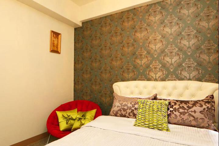 Room 2 of 6