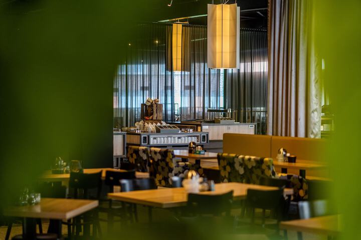 Dining 37 of 59