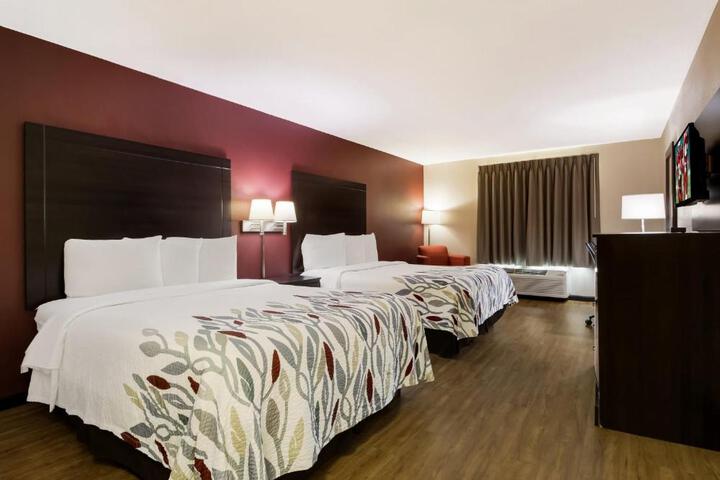 2 Queen Beds (7 of 7)