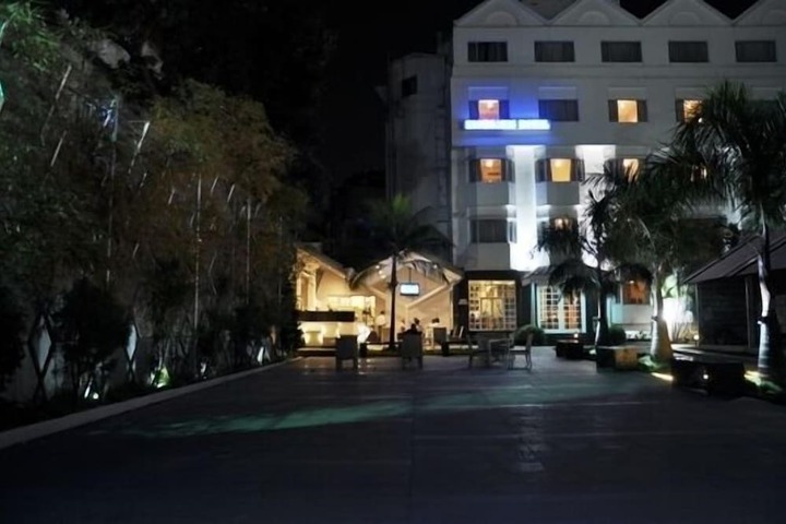 Front of property - evening/night