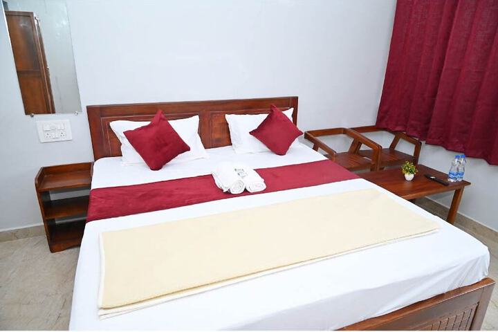 Room 4 of 51