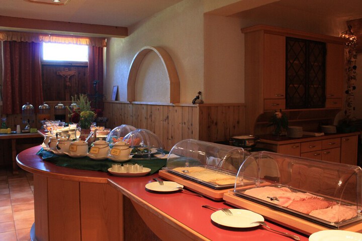 Dining 46 of 73