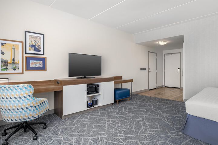 Room 16 of 38