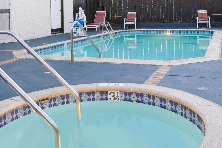 Pool 11 of 17