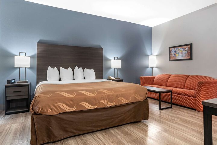 Room 10 of 24