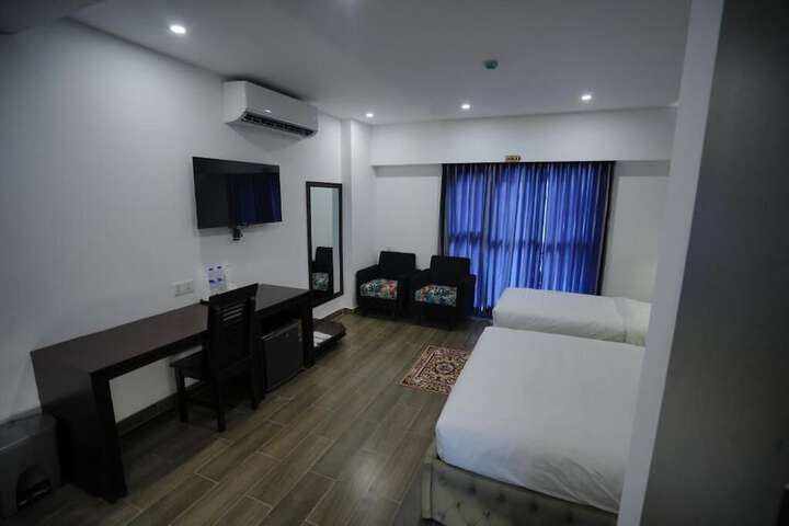 Room 57 of 77