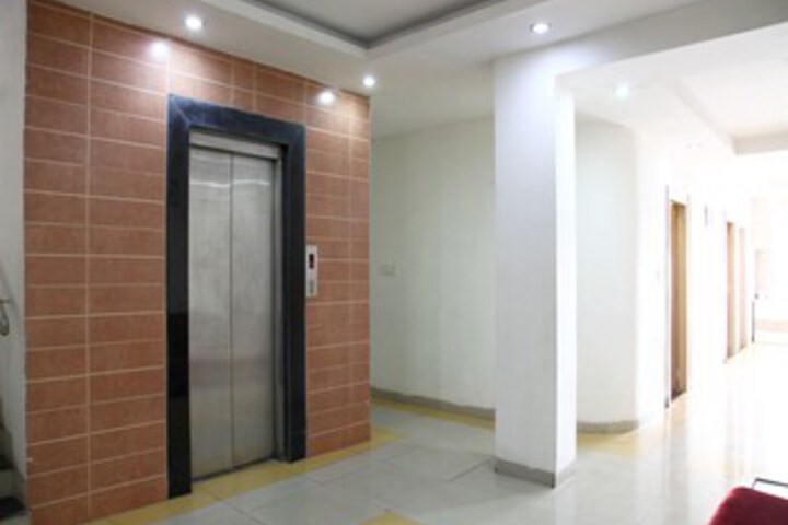 Ballroom/Hall 8 of 35