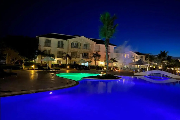 Pool 4 of 12