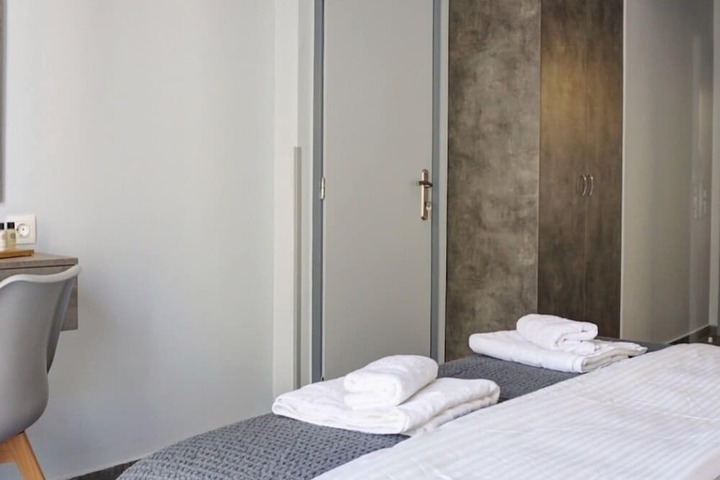 Room 13 of 25