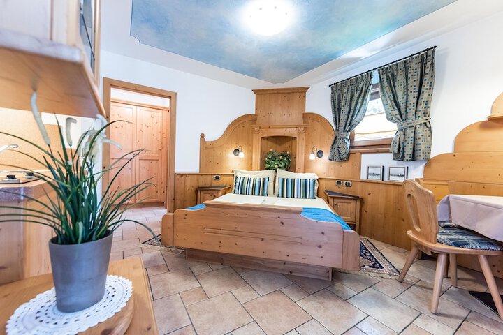 Room 10 of 61