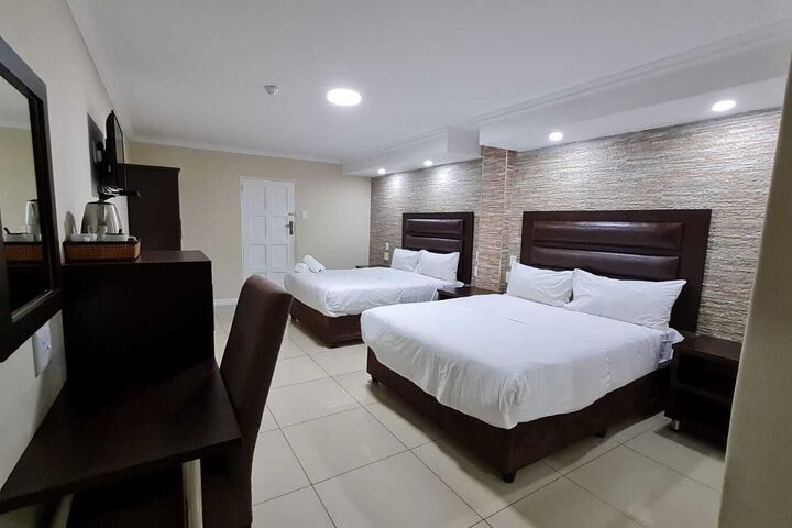 Room 13 of 23