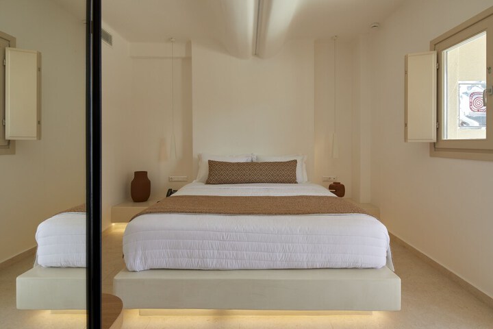 Room 18 of 122