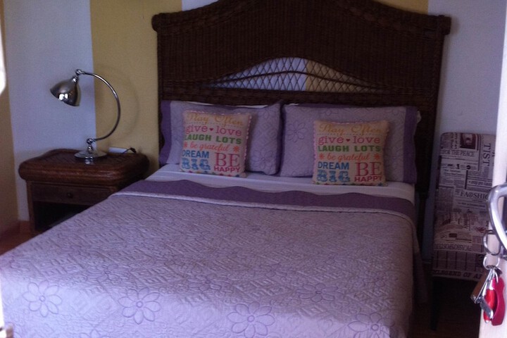 Room 1 of 3