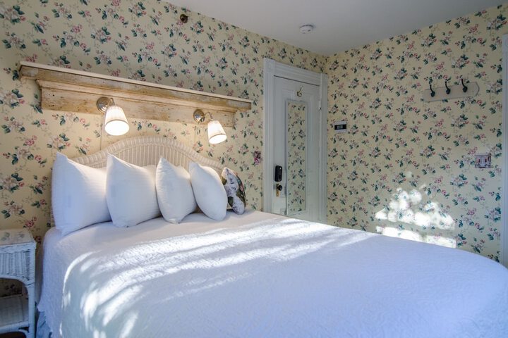 Room 14 of 49