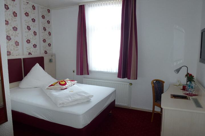 Room 12 of 45