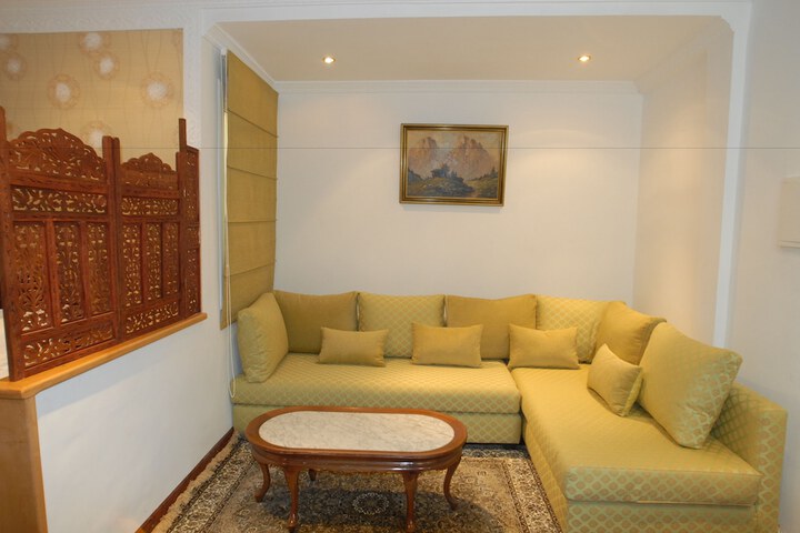 Room 10 of 14