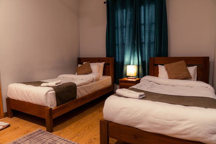 Room 17 of 38