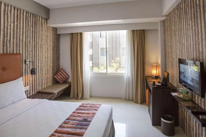 Room 14 of 74