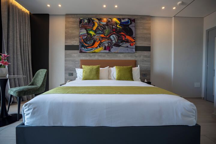Room 4 of 38